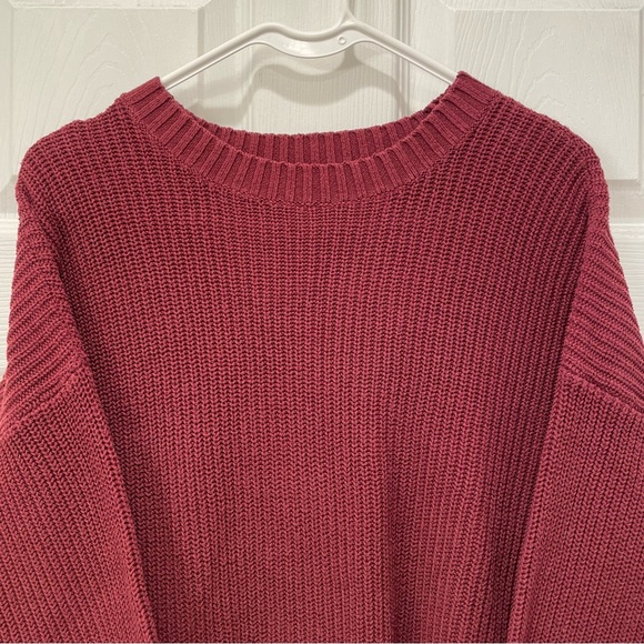 Hollister Sweater - Picture 3 of 12